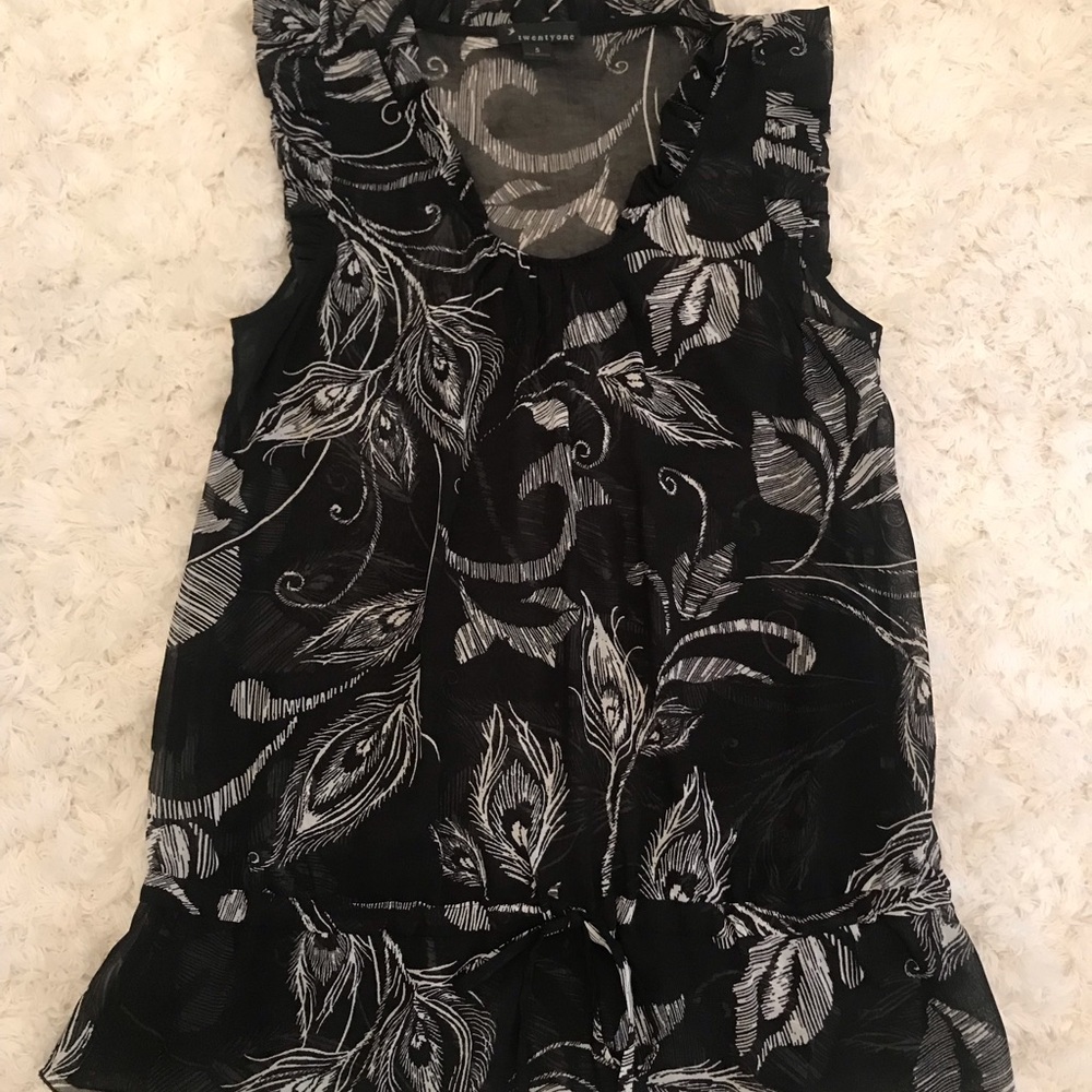 Forever 21 Black & White tank